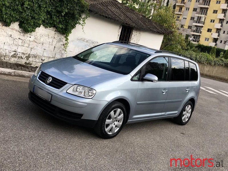 2006' Volkswagen Touran photo #3