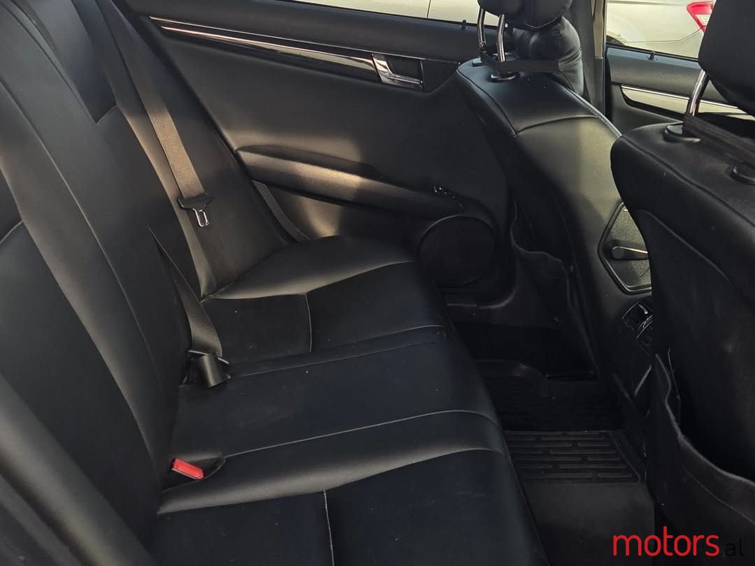 2009' Mercedes-Benz 220 photo #5