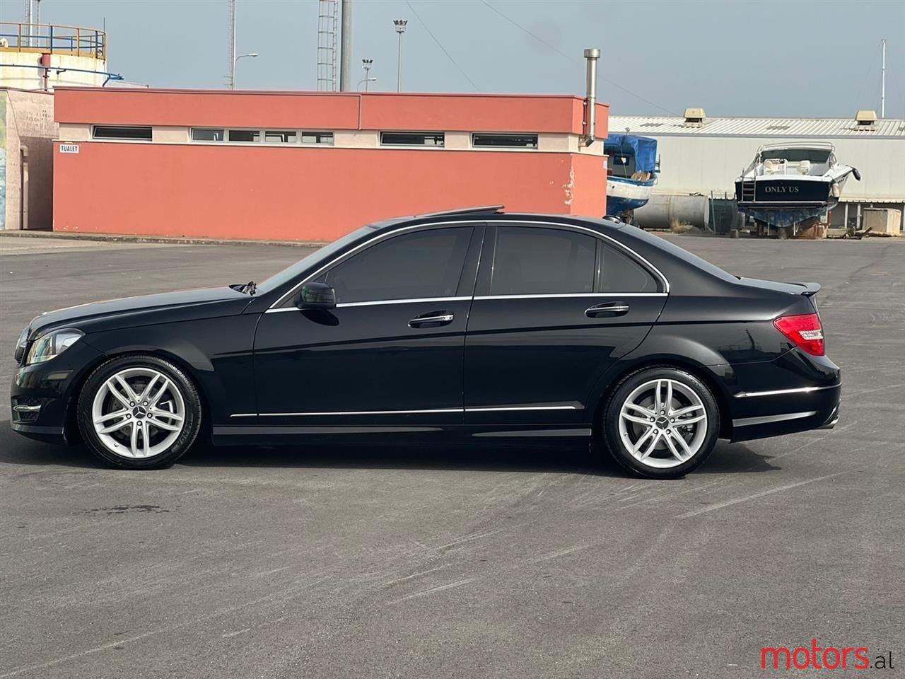 2012' Mercedes-Benz C 300 photo #3