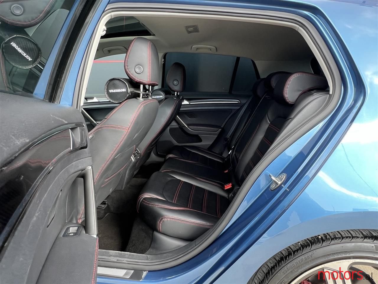 2015' Volkswagen Golf photo #5