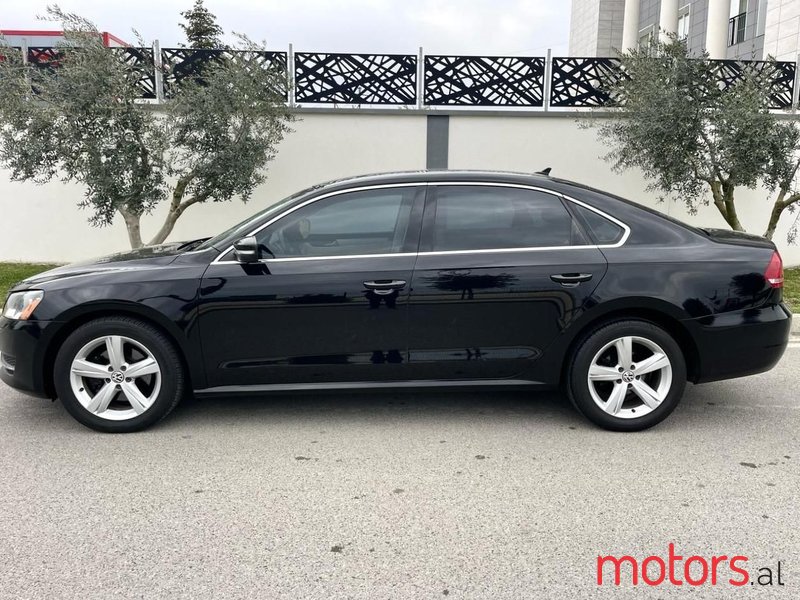 2013' Volkswagen Passat photo #2