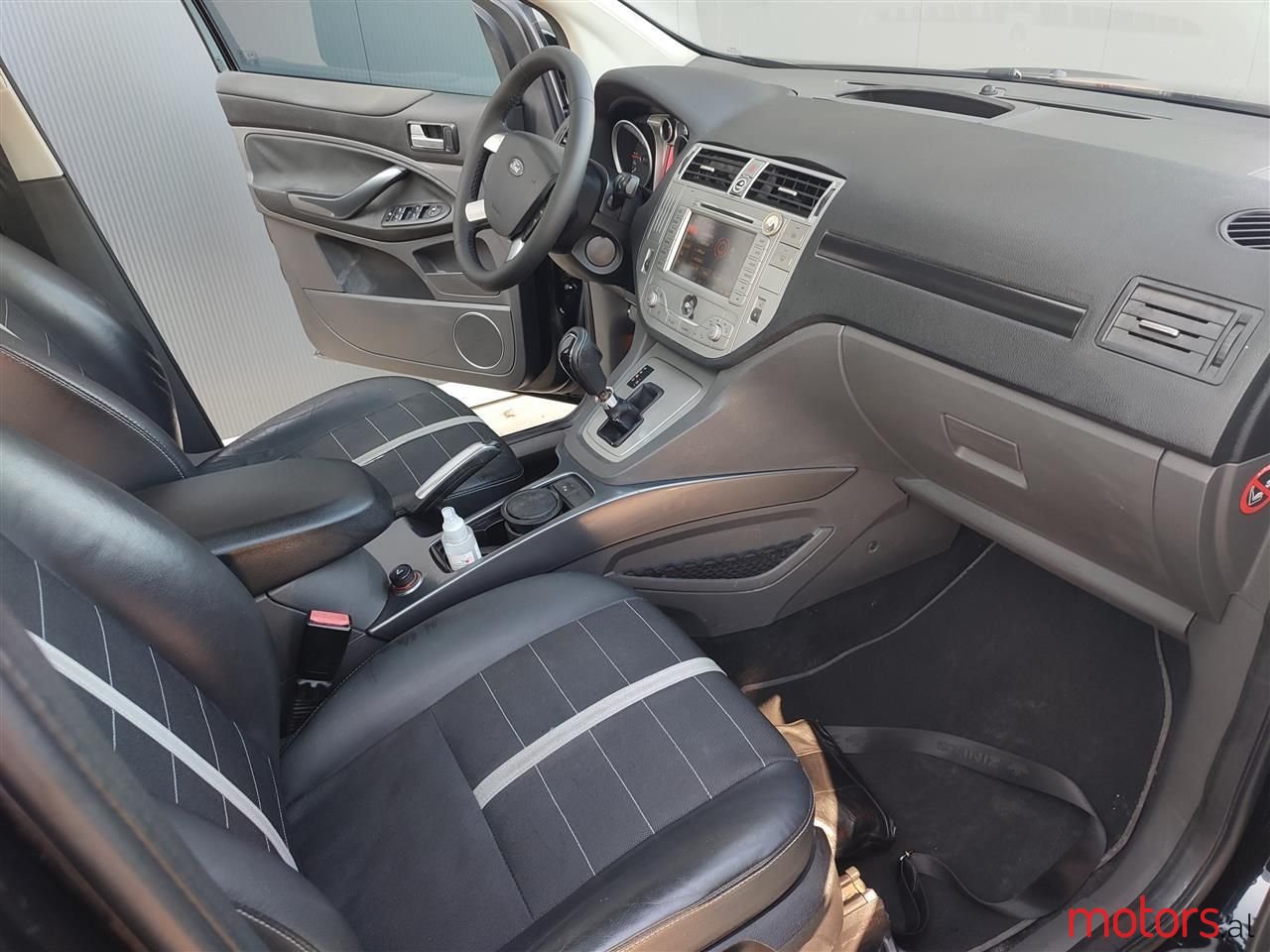 2011' Ford Kuga photo #6