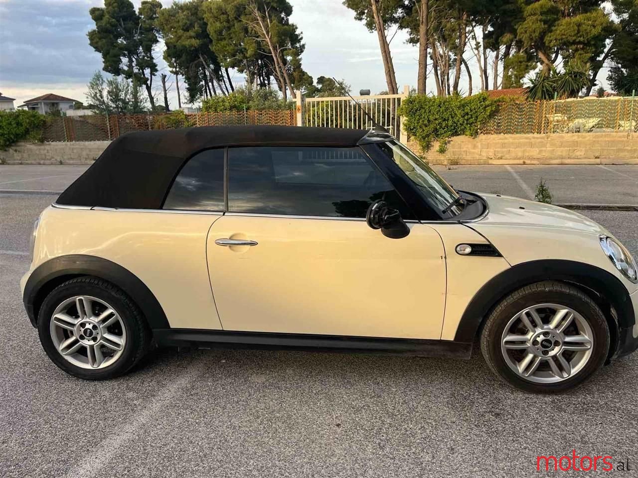 2014' MINI Cooper photo #3