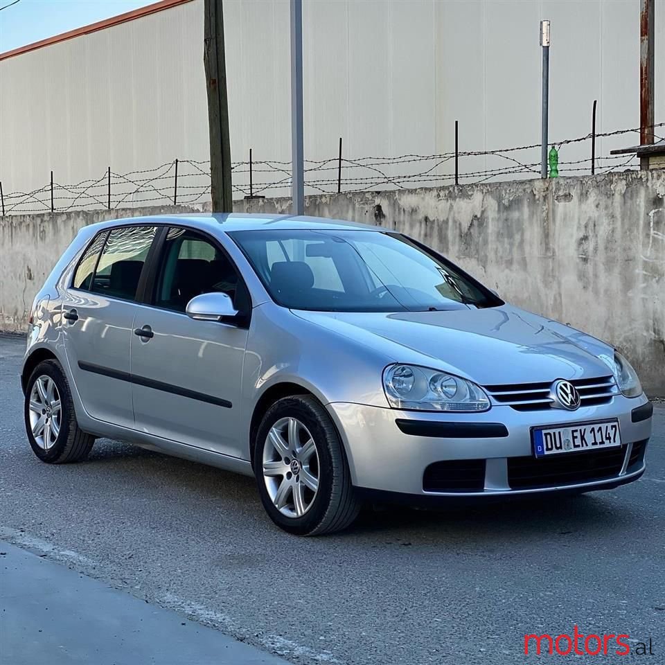 2005' Volkswagen Golf photo #2