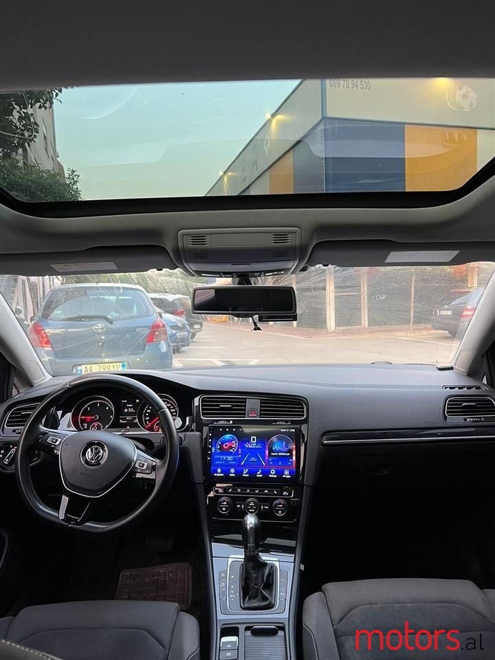 2014' Volkswagen Golf photo #5