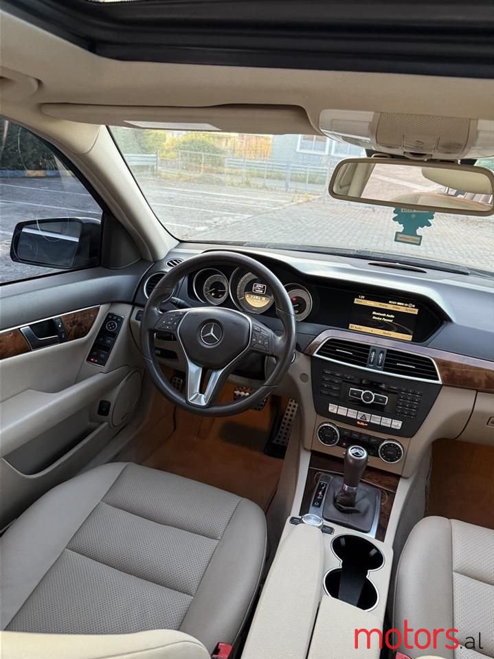 2012' Mercedes-Benz C 300 photo #5