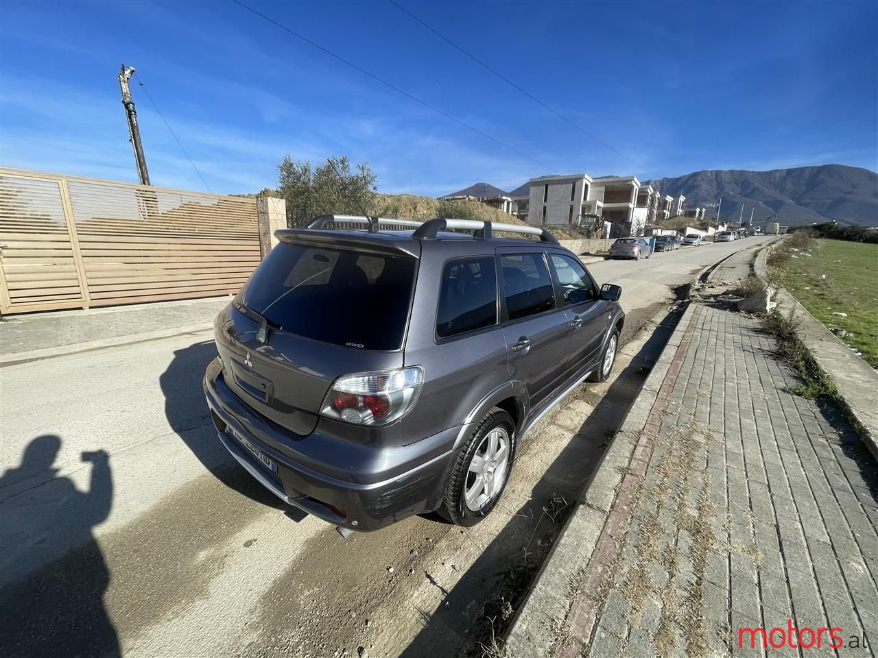 2006' Mitsubishi Outlander photo #3