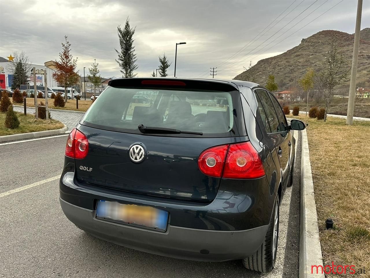 2004' Volkswagen Golf photo #2