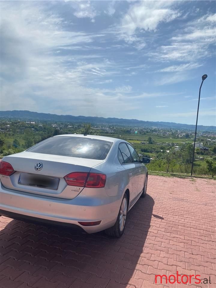 2012' Volkswagen Jetta photo #6