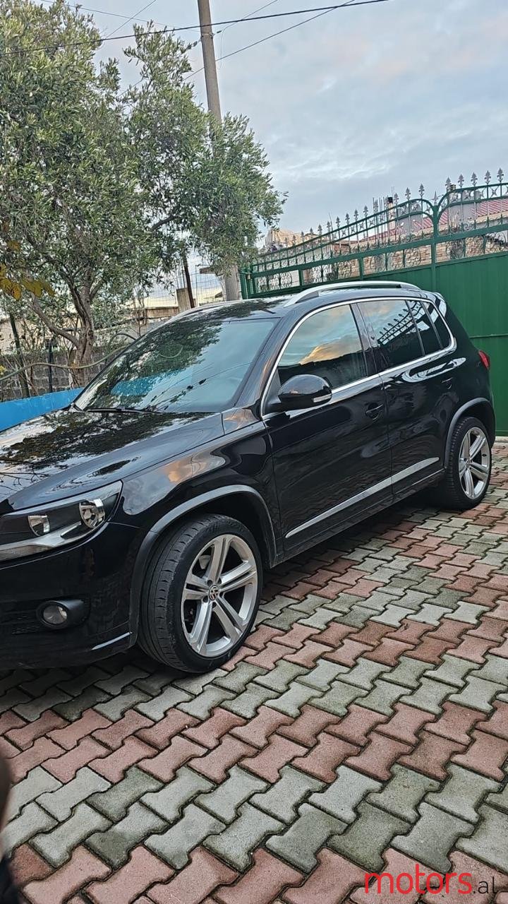 2012' Volkswagen Tiguan R-Line photo #6
