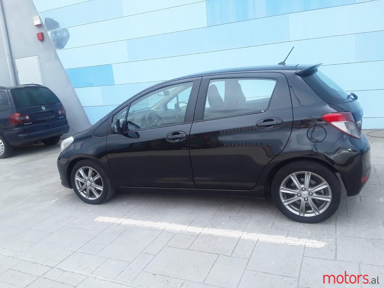 2012' Toyota Yaris photo #5