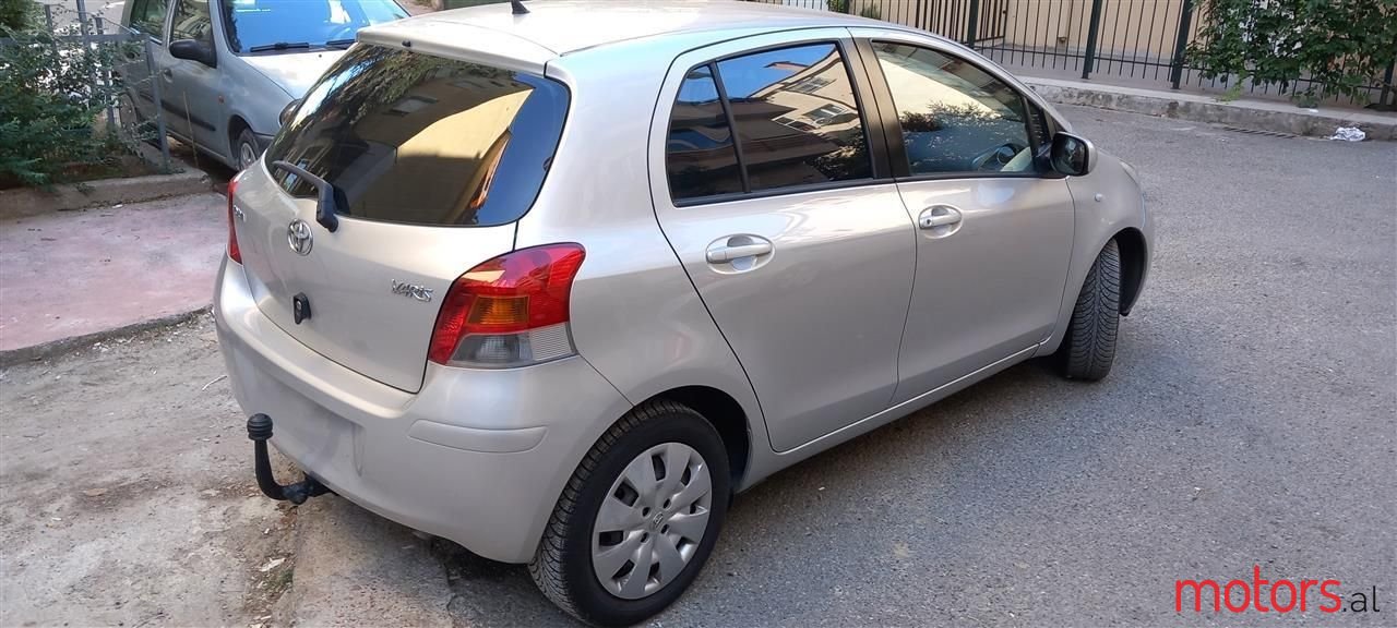 2009' Toyota Yaris photo #5