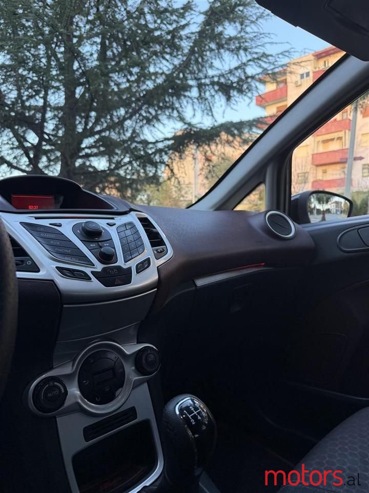 2010' Ford Fiesta photo #6