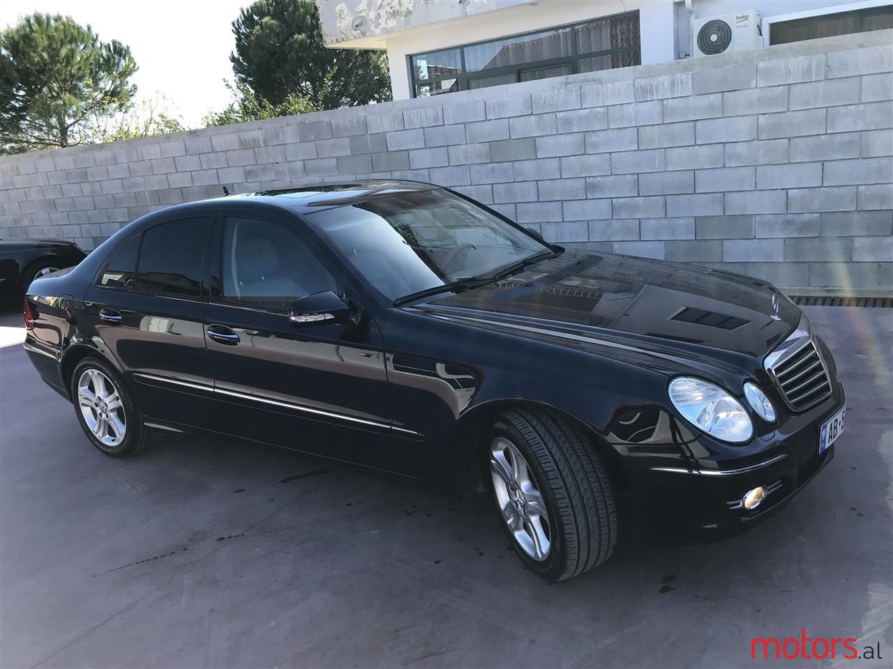 2008' Mercedes-Benz E 320 photo #3