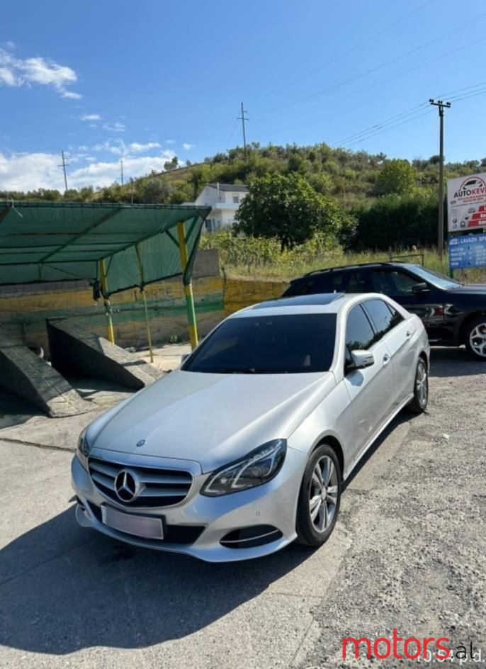 2014' Mercedes-Benz E 220 photo #2