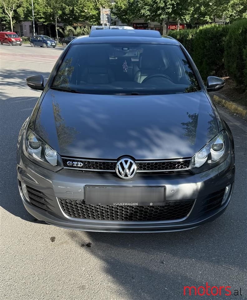 2011' Volkswagen Golf photo #3