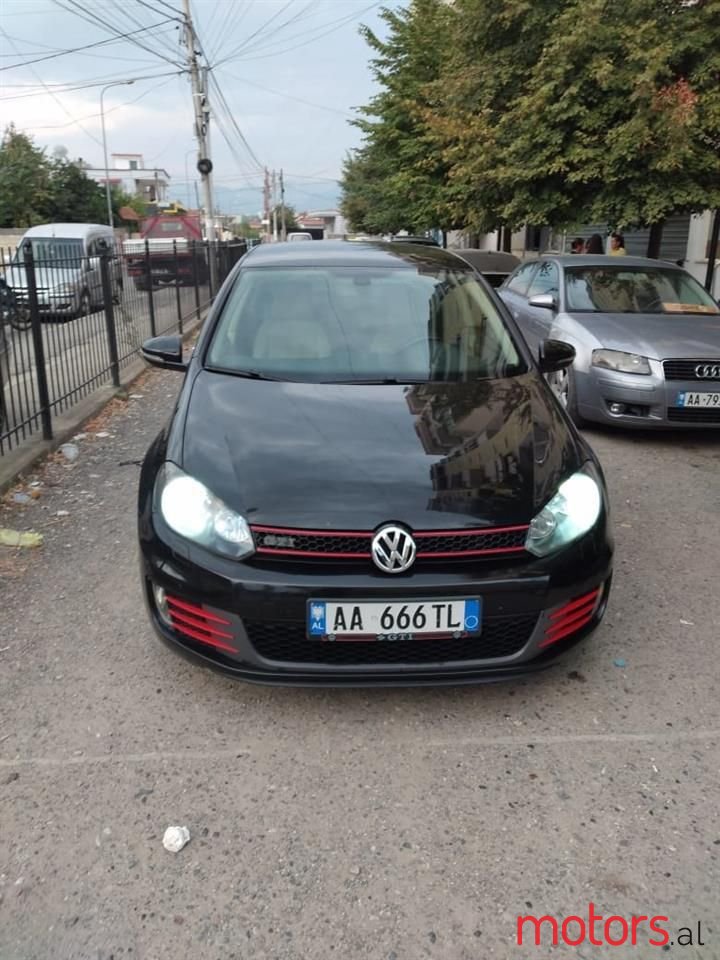 2011' Volkswagen Golf photo #1