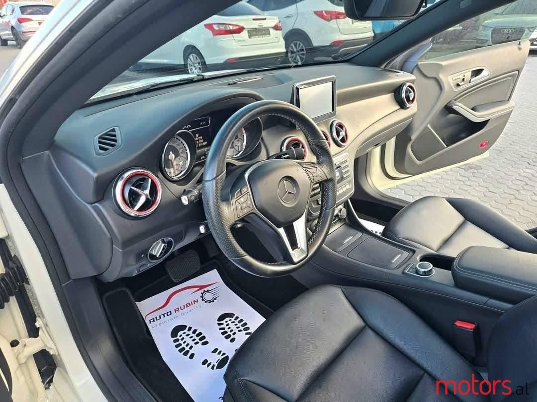 2014' Mercedes-Benz CLA 200 photo #3