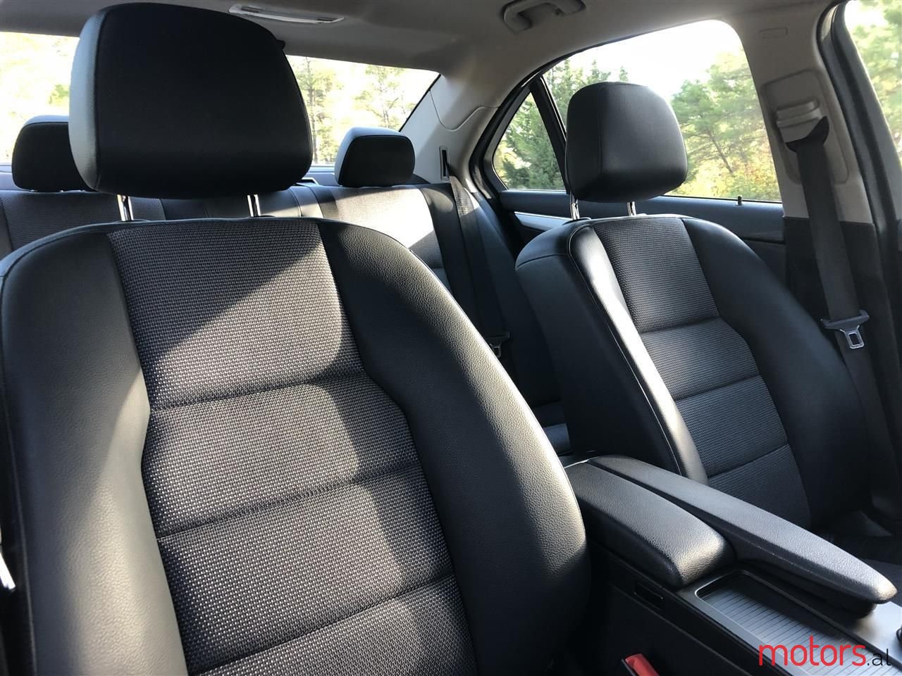 2010' Mercedes-Benz C 220 photo #6