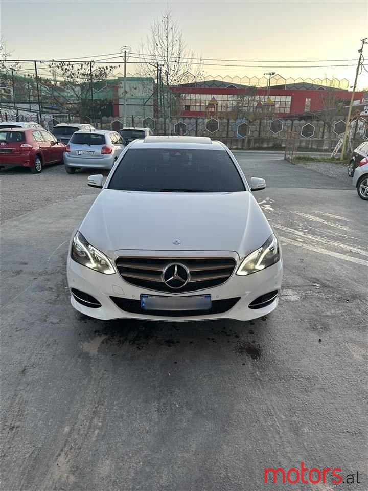 2014' Mercedes-Benz E 220 photo #1