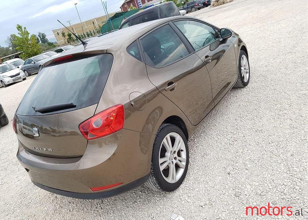 2012' SEAT Ibiza photo #2