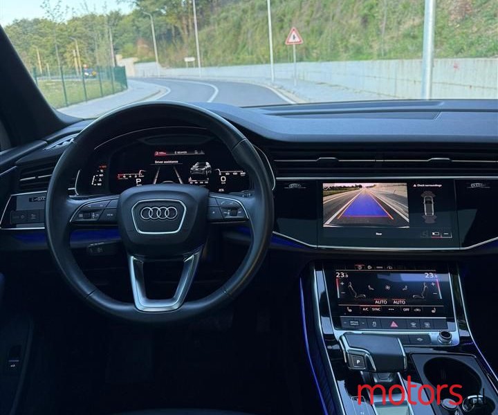 2021' Audi Q7 photo #2
