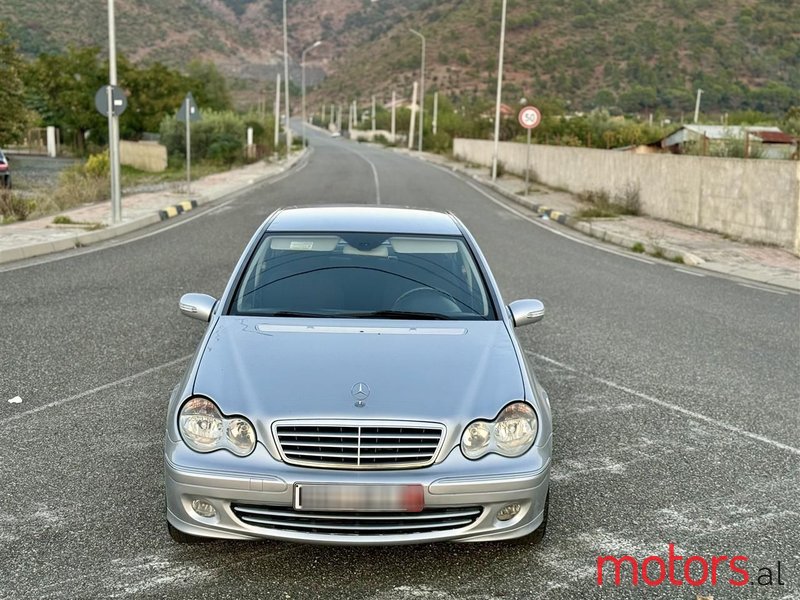 2005' Mercedes-Benz C 220 photo #1