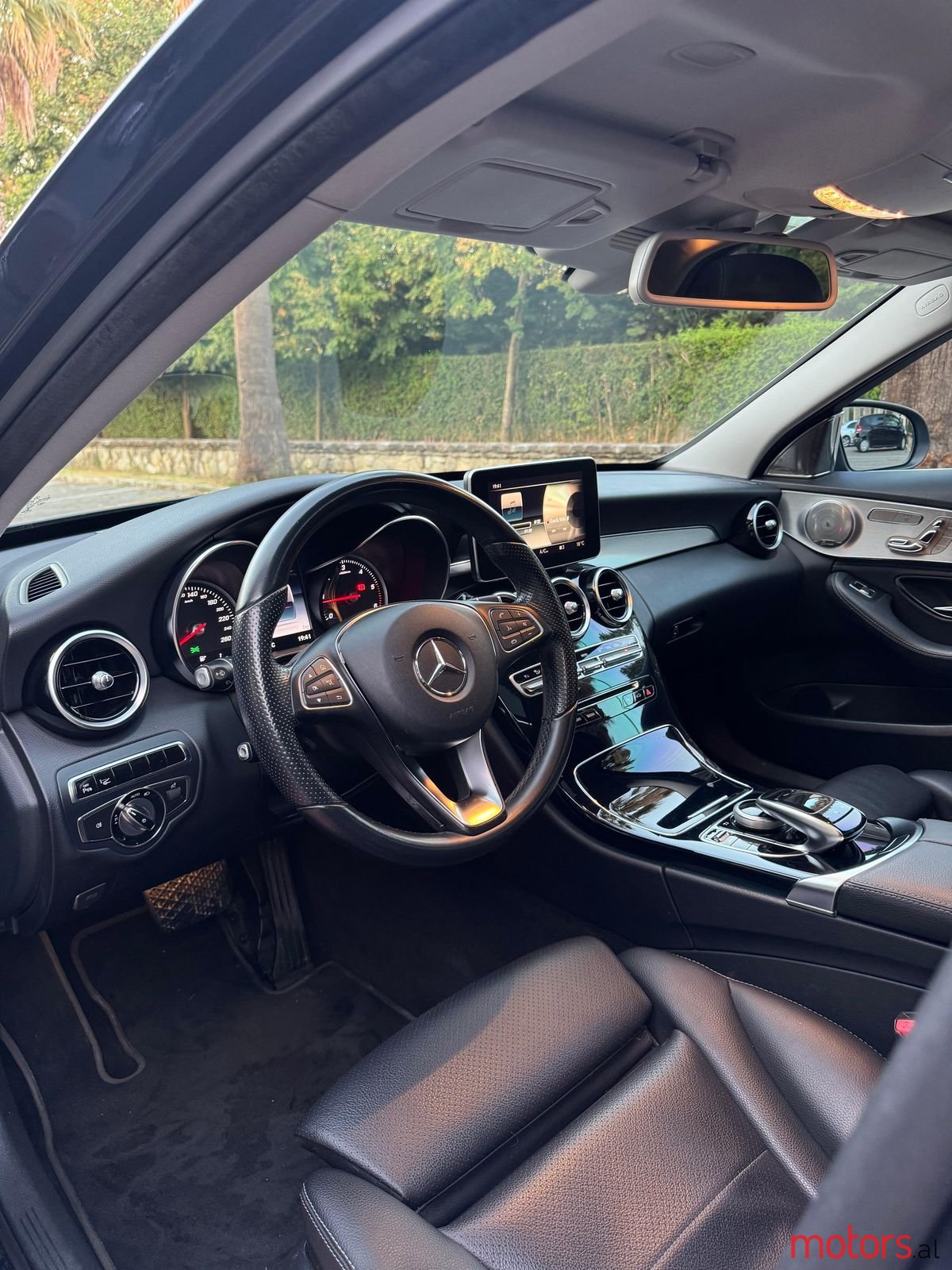 2015' Mercedes-Benz C 220 photo #2