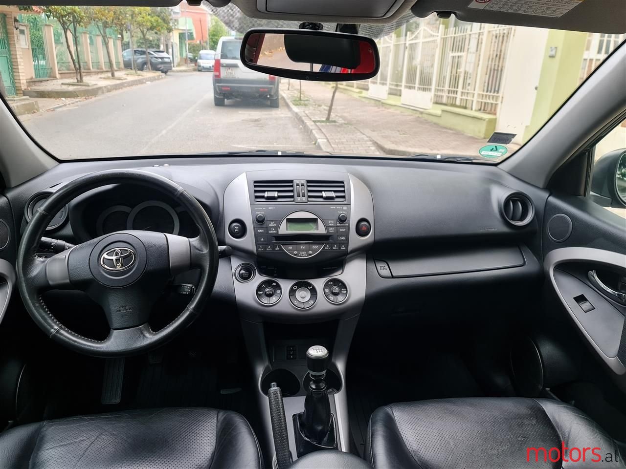 2006' Toyota RAV4 photo #2