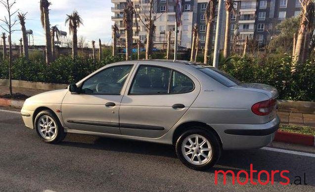 2000' Renault Megane photo #2