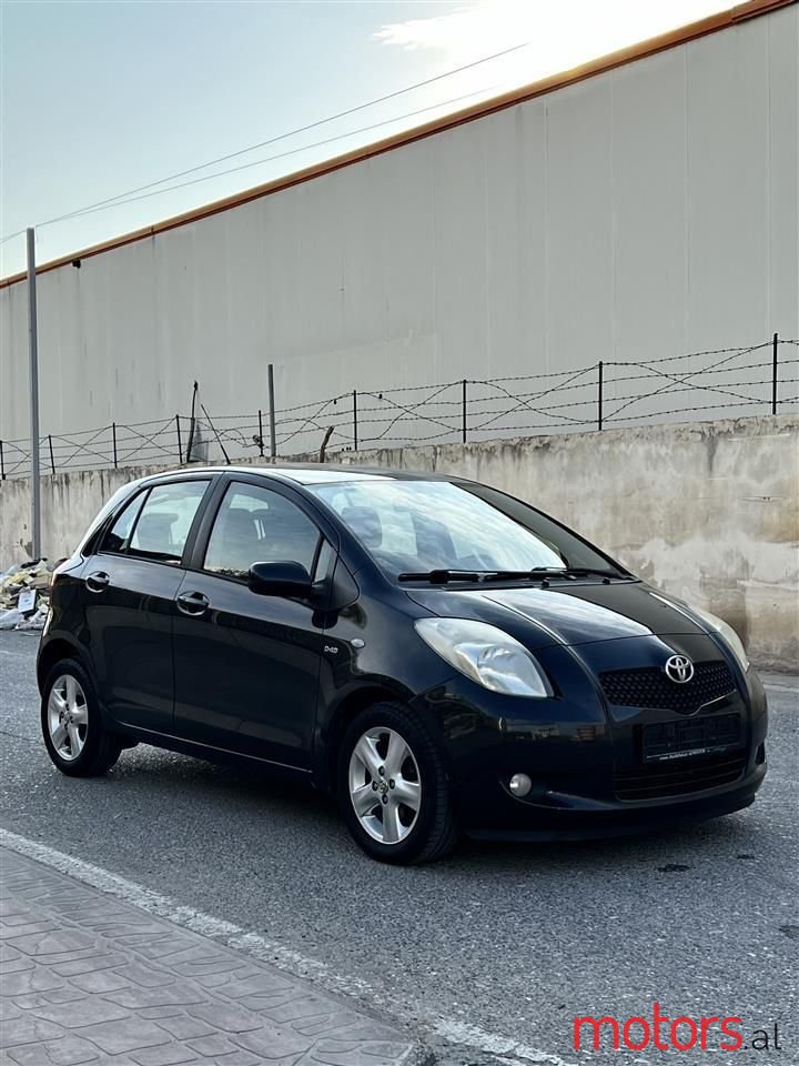 2007' Toyota Yaris photo #2