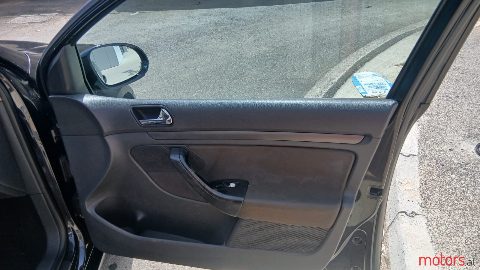 2005' Volkswagen Golf photo #7