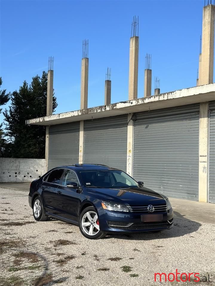 2013' Volkswagen Passat photo #1