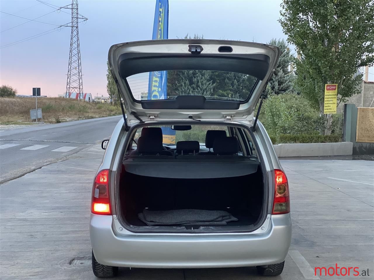 2005' Toyota Corolla photo #4