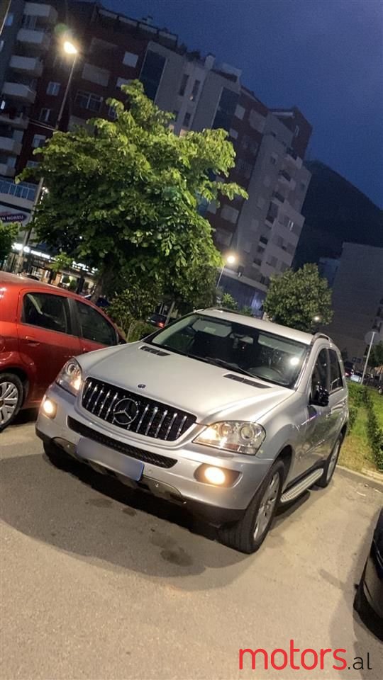 2006' Mercedes-Benz 320 photo #1