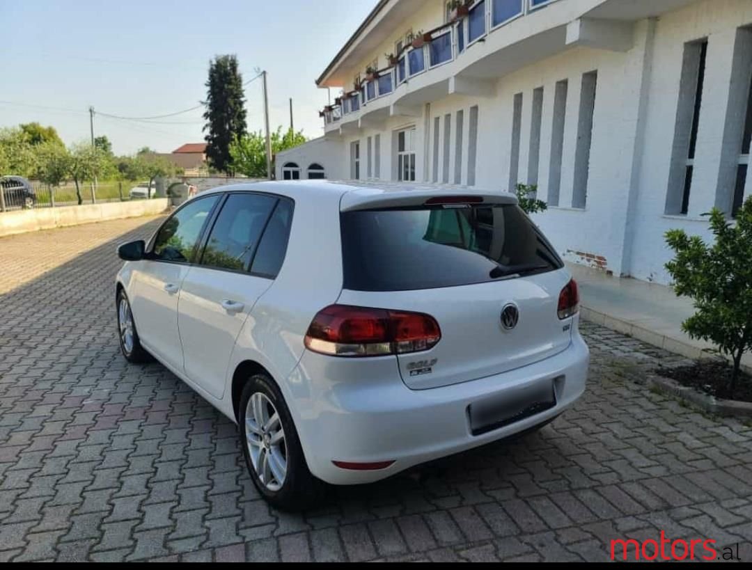 2010' Volkswagen Golf photo #4