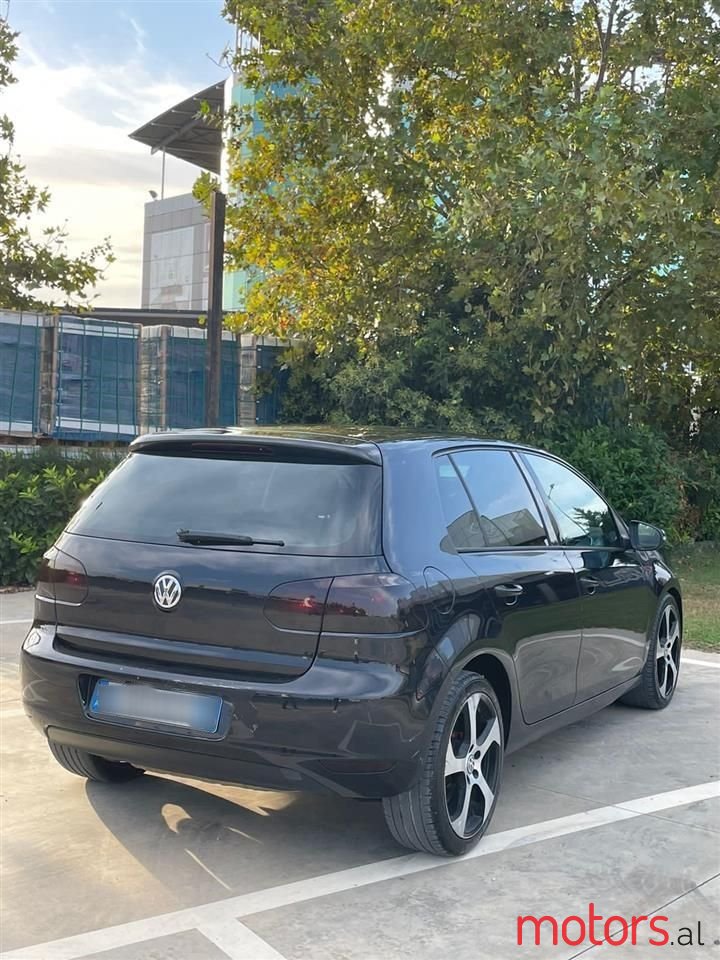 2009' Volkswagen Golf photo #1