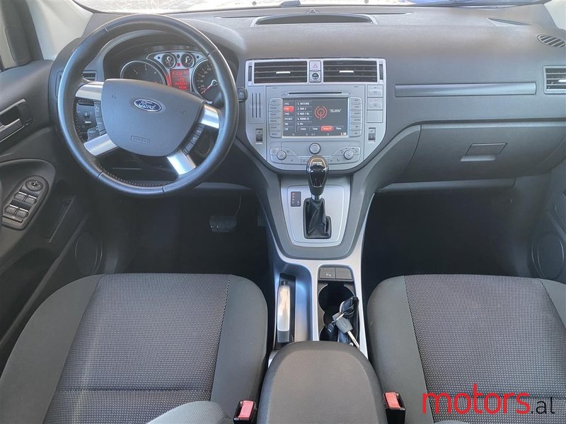 2012' Ford Kuga photo #2