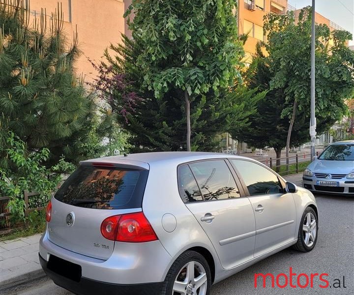 2008' Volkswagen Golf photo #6