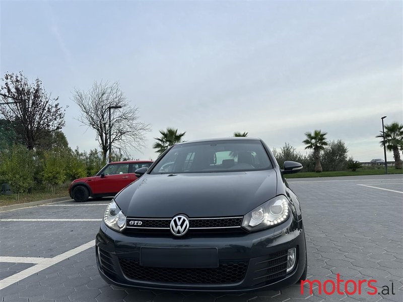 2011' Volkswagen Golf photo #6