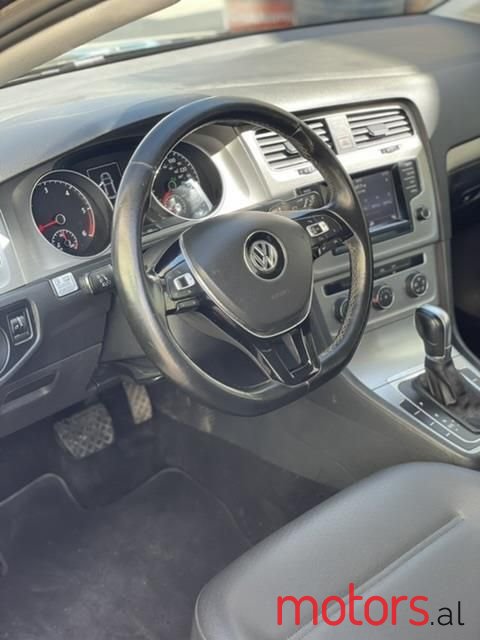 2015' Volkswagen Golf photo #4