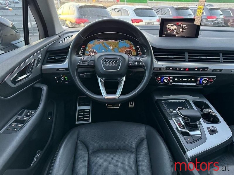 2017' Audi Q7 photo #5