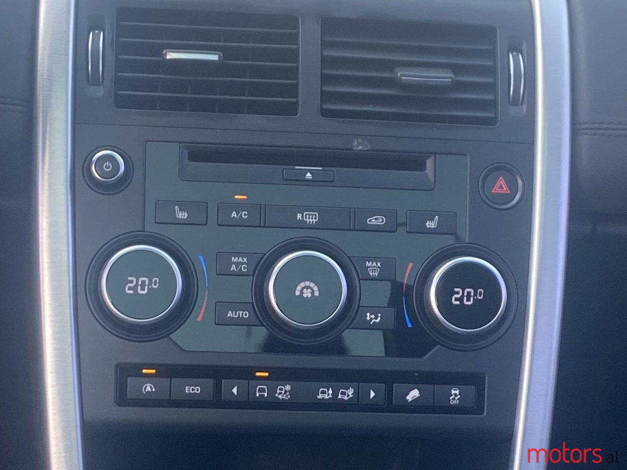 2016' Land Rover Discovery Sport photo #7