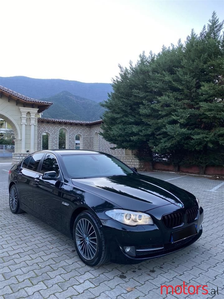 2010' BMW 530 photo #1