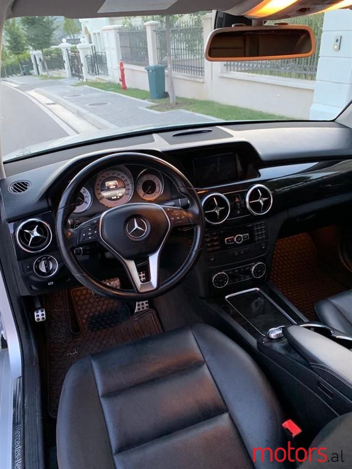 2014' Mercedes-Benz GLK 250 photo #5
