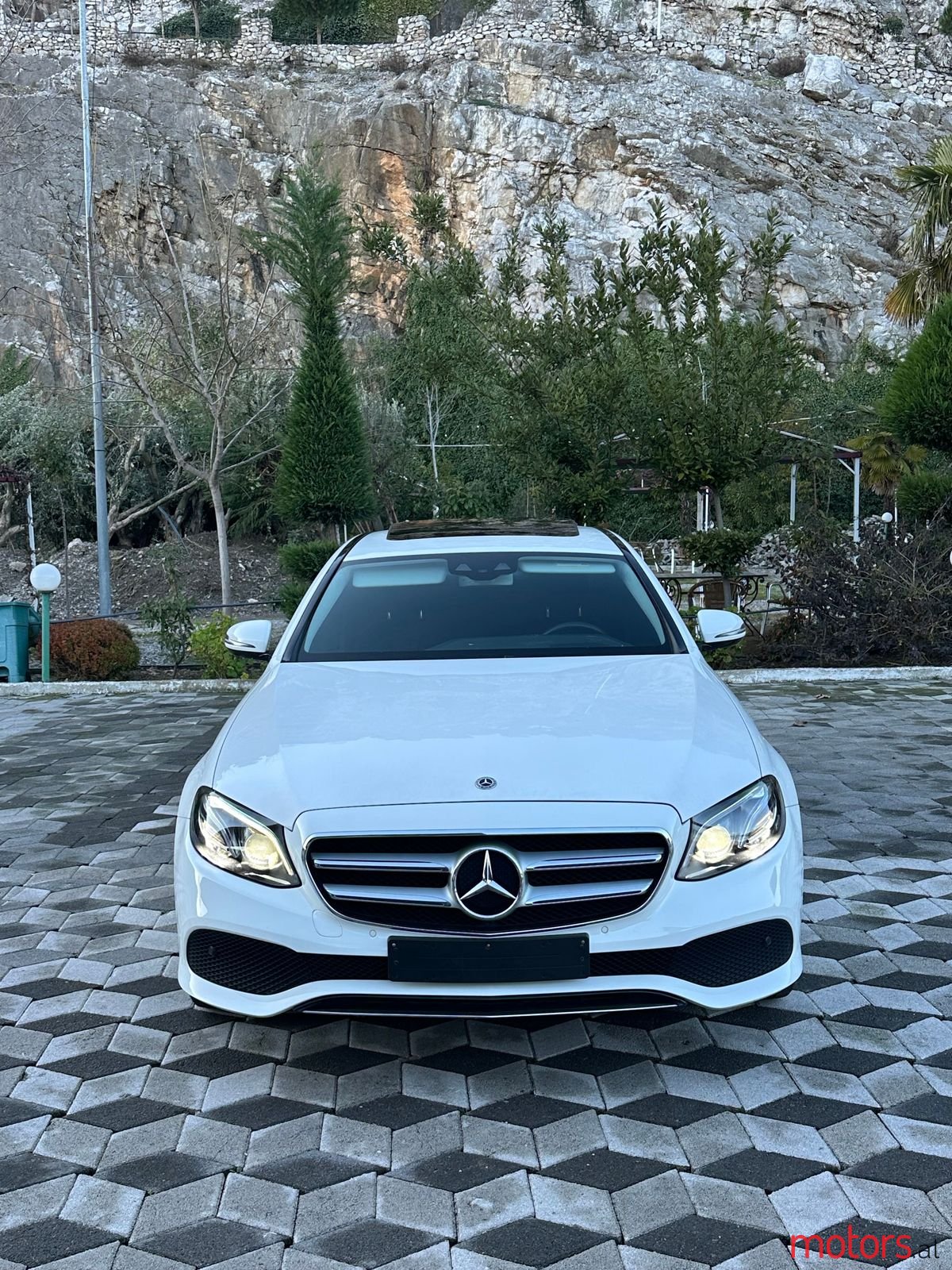 2018' Mercedes-Benz E 220 photo #3