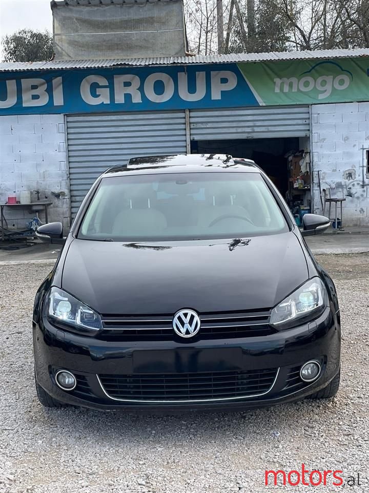 2011' Volkswagen Golf photo #3