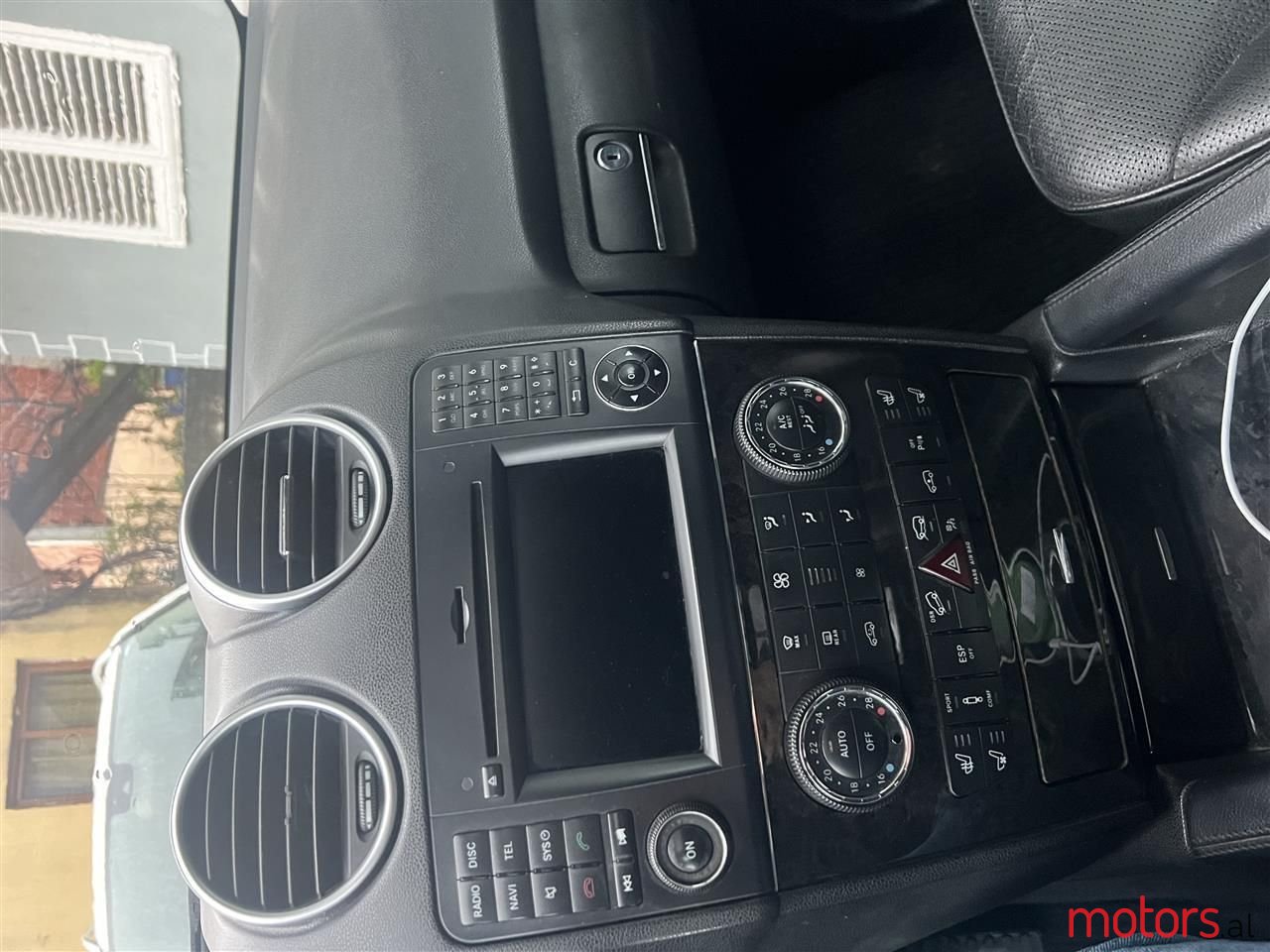 2011' Mercedes-Benz ML 350 photo #2