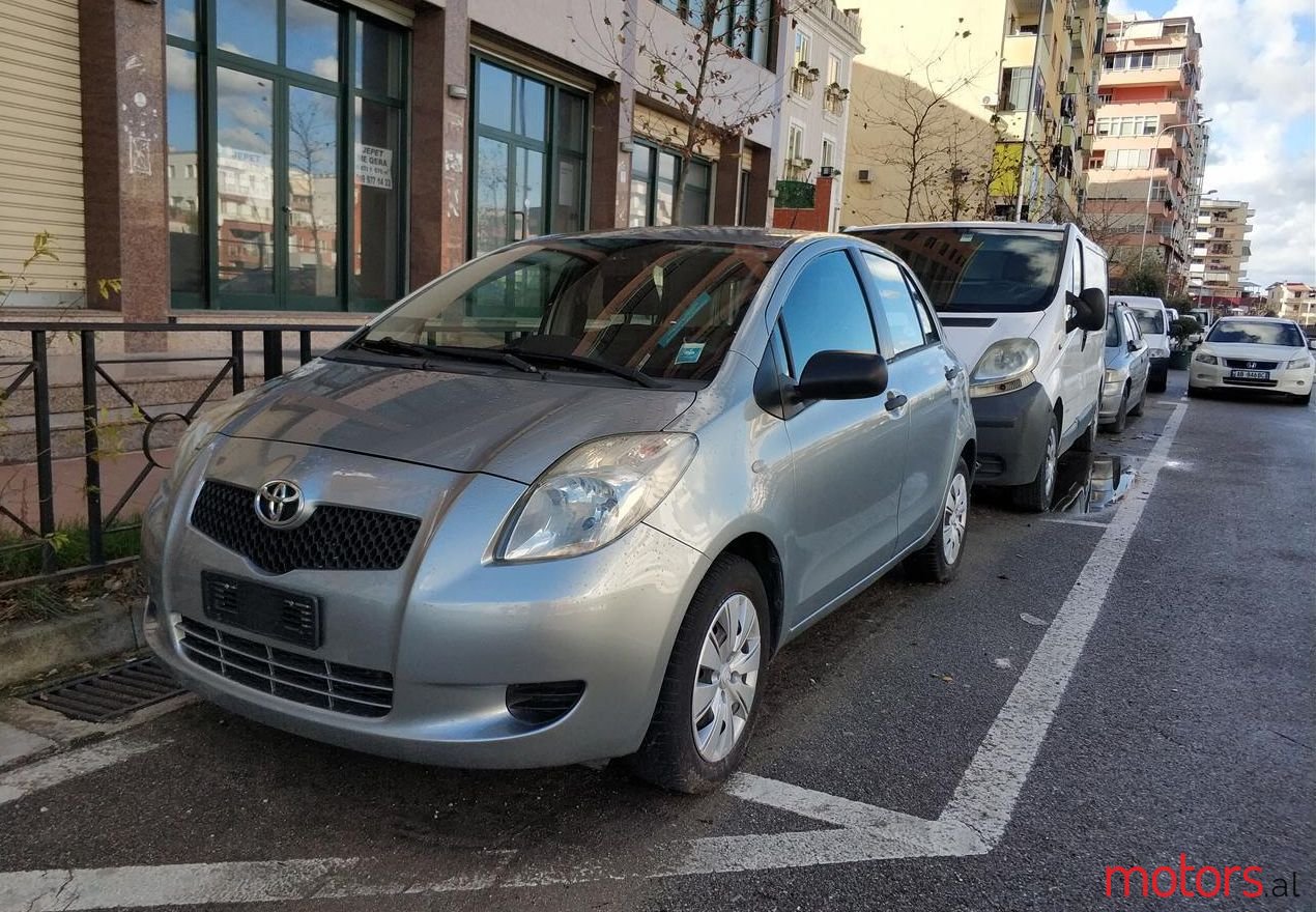 2007' Toyota Yaris photo #1