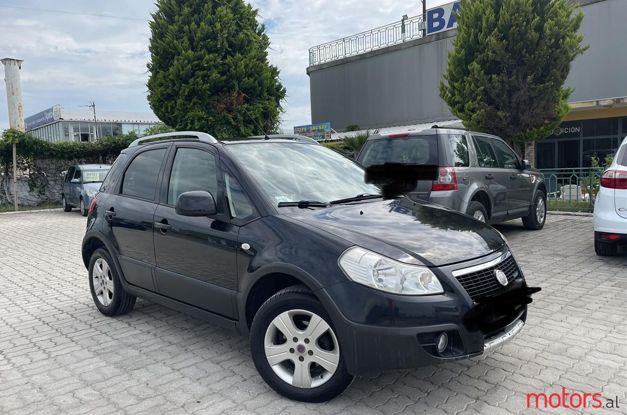 2008' Fiat Sedici photo #1